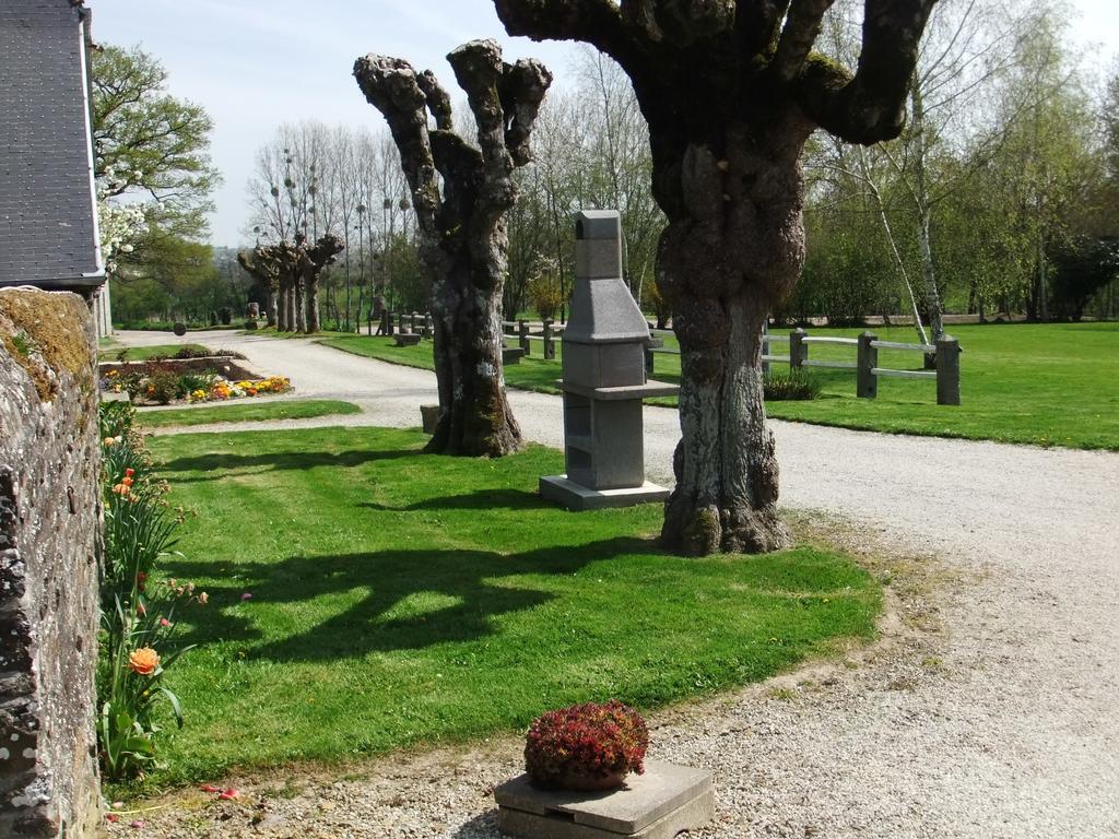 Gites De L'Aumondiere Condé-sur-Noireau Dış mekan fotoğraf